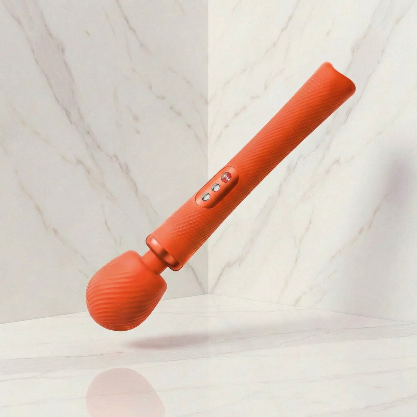 Oranje VIM wand massager van Fun Factory zijaanzicht met ergonomische vorm