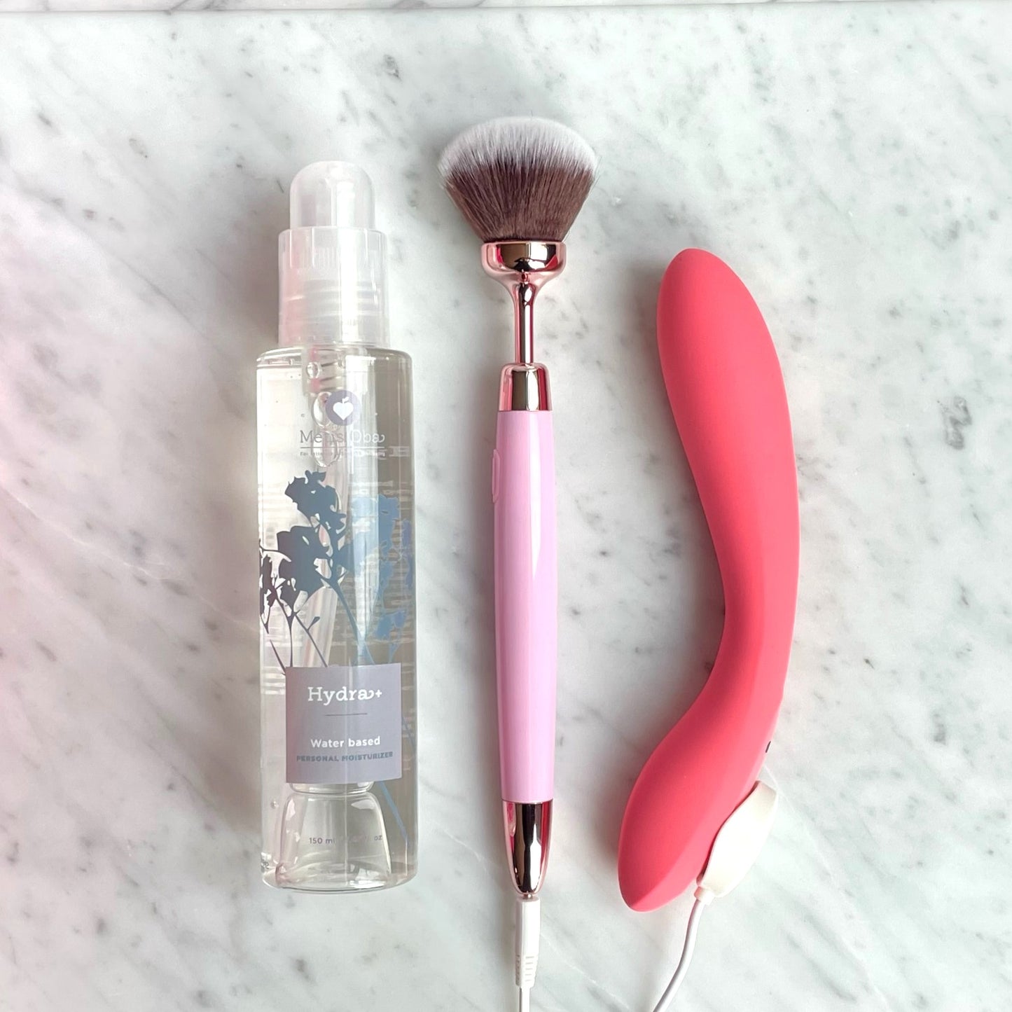 Gentle Sensations Kit van De Paarse Keizerin met zachte stimulatieproducten op witte achtergrond