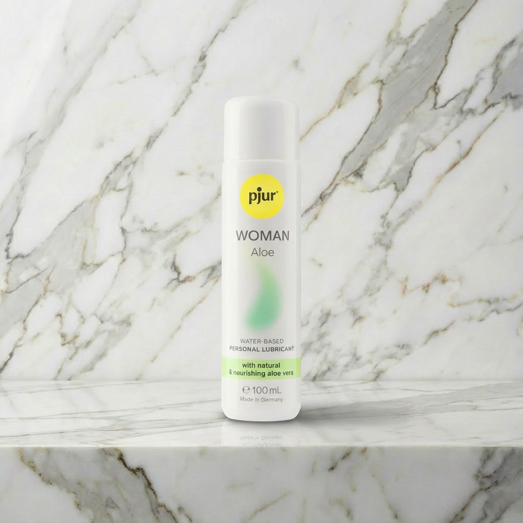 Pjur Woman Aloe Vera glijmiddel 100ml flesje op witte achtergrond, veganistische formule op waterbasis