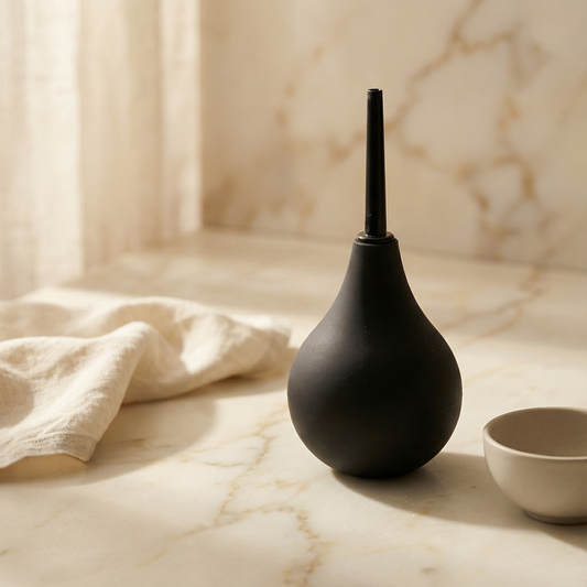 Classic Bulb Douche zijaanzicht met duidelijk zichtbare vulbal en spuitkop