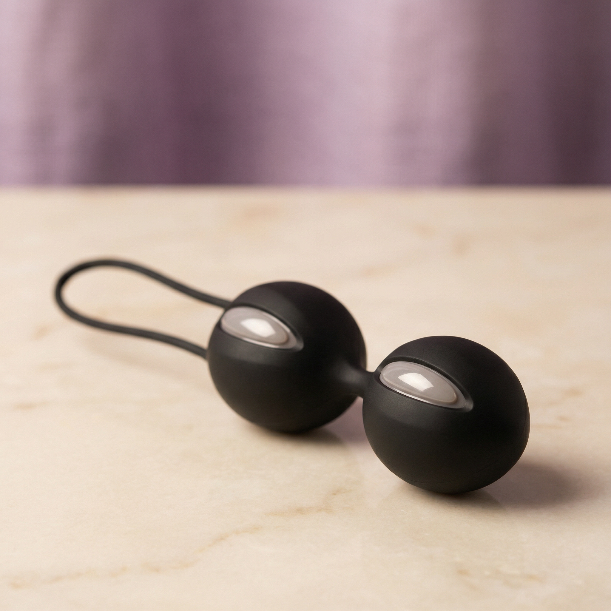 Detail terughaalkoordje en ergonomische vorm Smartballs trainer