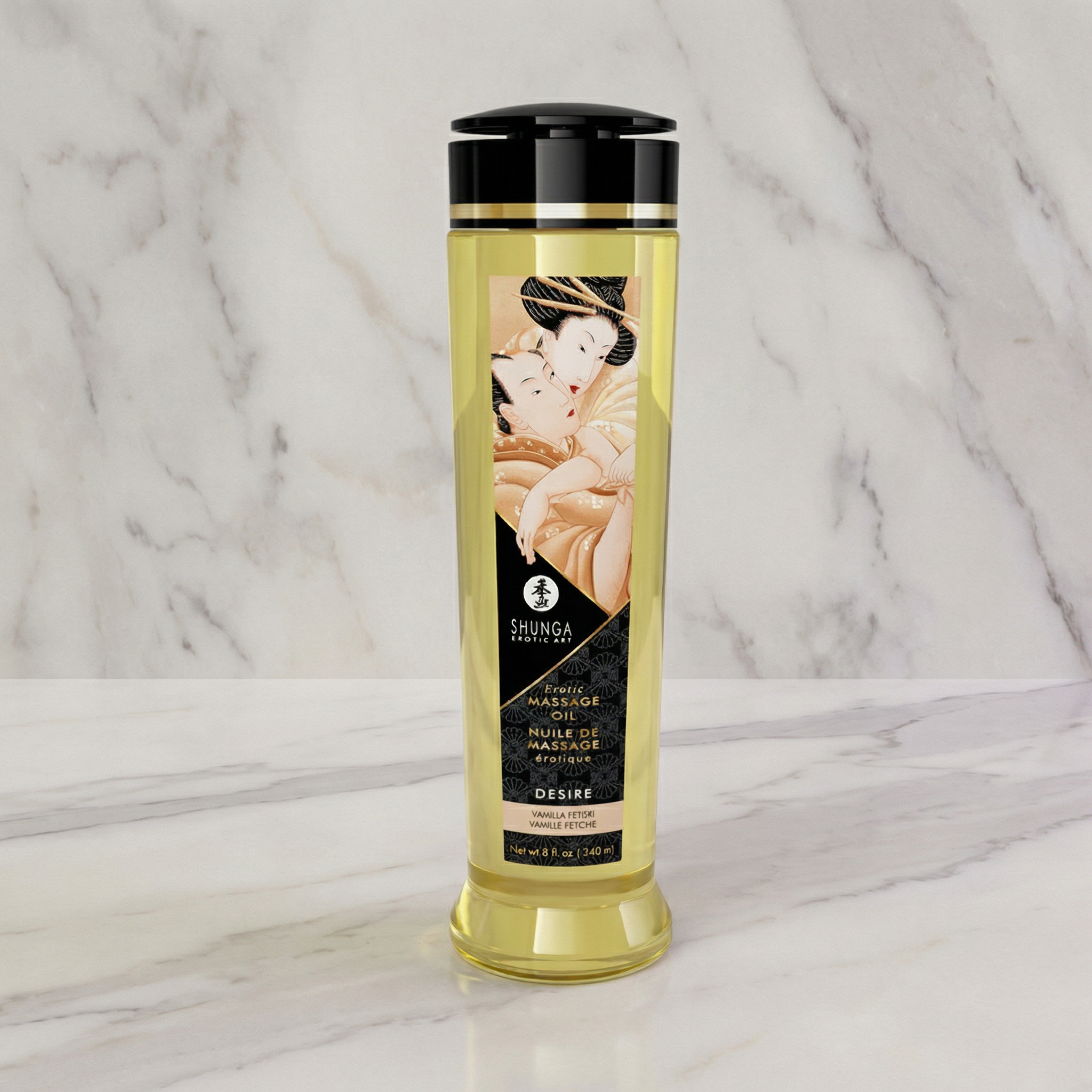Shunga Desire massage olie fles van 240ml op witte achtergrond