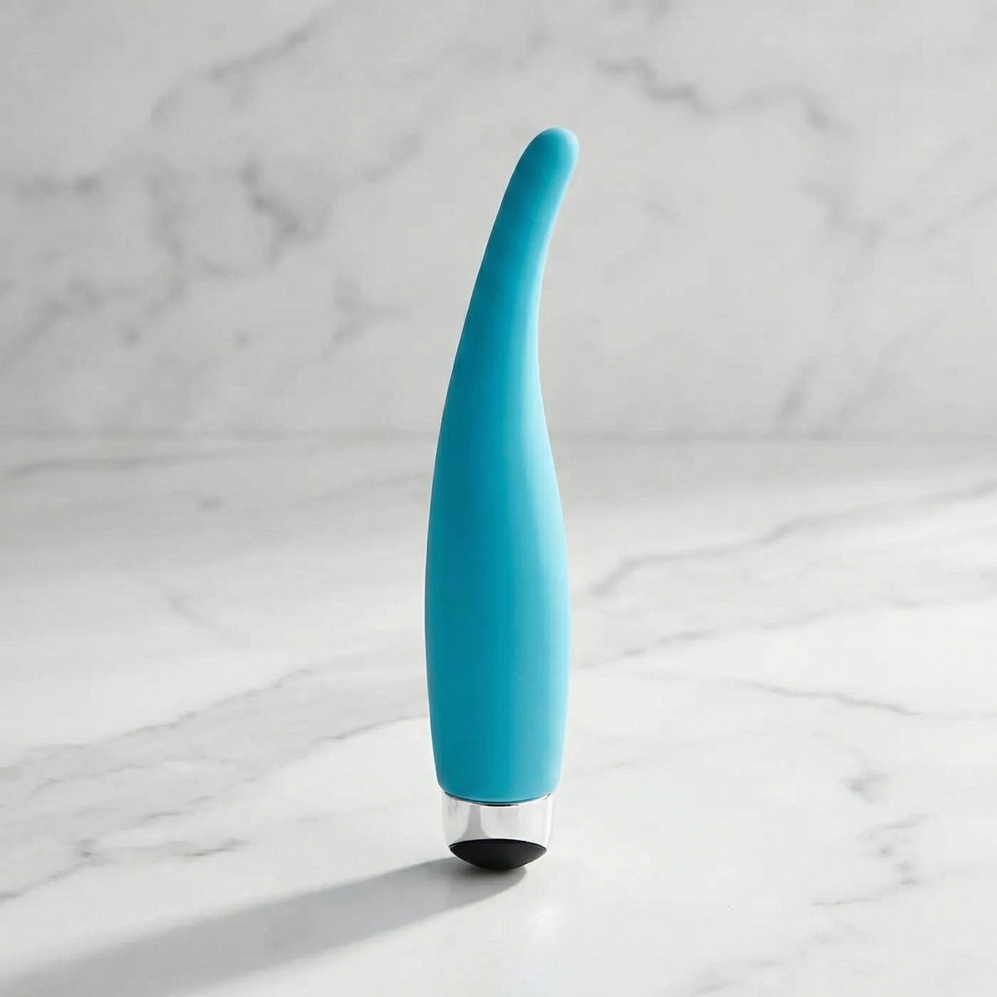 Happiness Happy vibrator in vooraanzicht op neutrale achtergrond, ergonomisch ontwerp voor intieme wellness