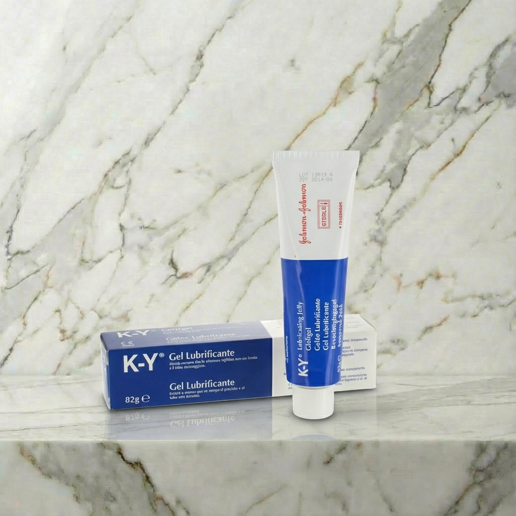 K-Y glijmiddel tube van Johnson & Johnson op witte achtergrond voor intimate wellness