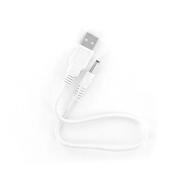 Zwarte USB-oplader van De Paarse Keizerin voor Lelo intimate wellness producten op witte achtergrond