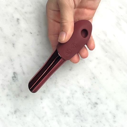 Detail van het zachte materiaal en gladde oppervlak van de Lyra in lichtblauw