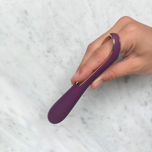 Close-up bedieningsknoppen Mila vibrator met gebruiksvriendelijke interface