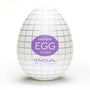 Tenga Egg Twister wellness product in sfeervolle setting voor intieme momenten
